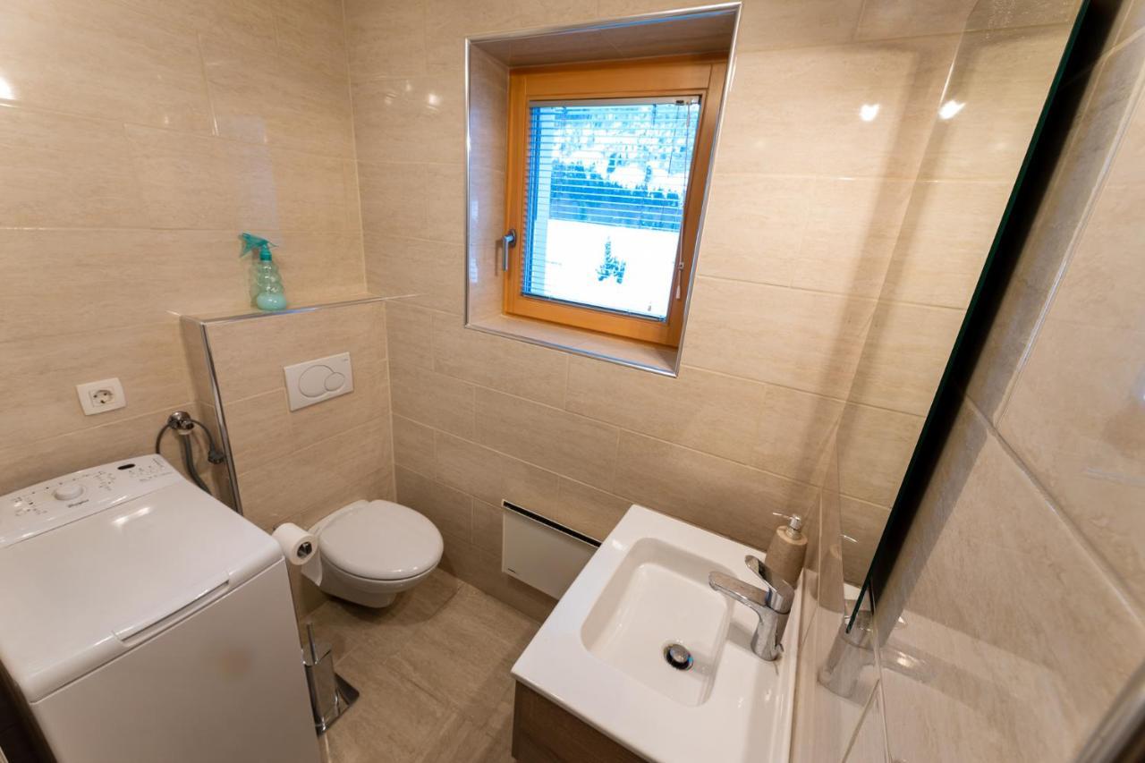 Apartma Lana Мойстрана Екстериор снимка