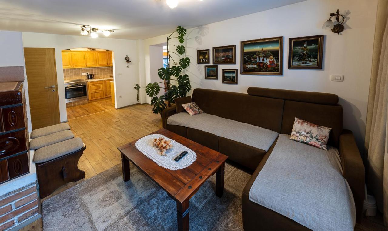 Apartma Lana Мойстрана Екстериор снимка